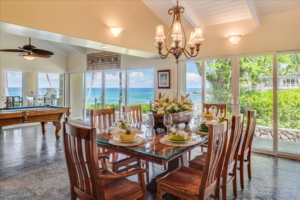 Koa dining room at Moana Makai