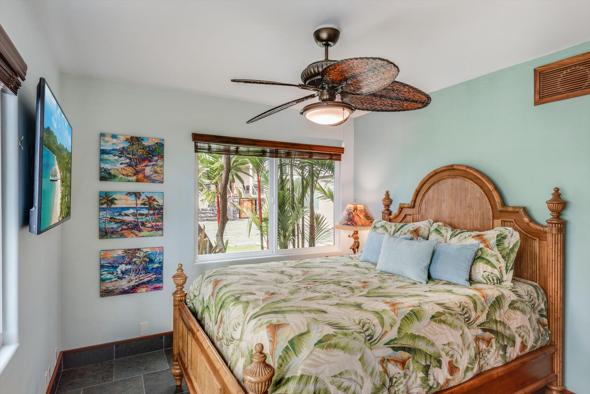 Queen bedroom at Moana Makai