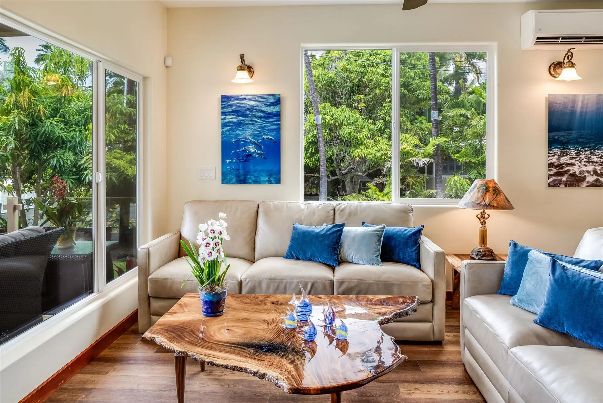 Dining and kitchen at Moana Mauka