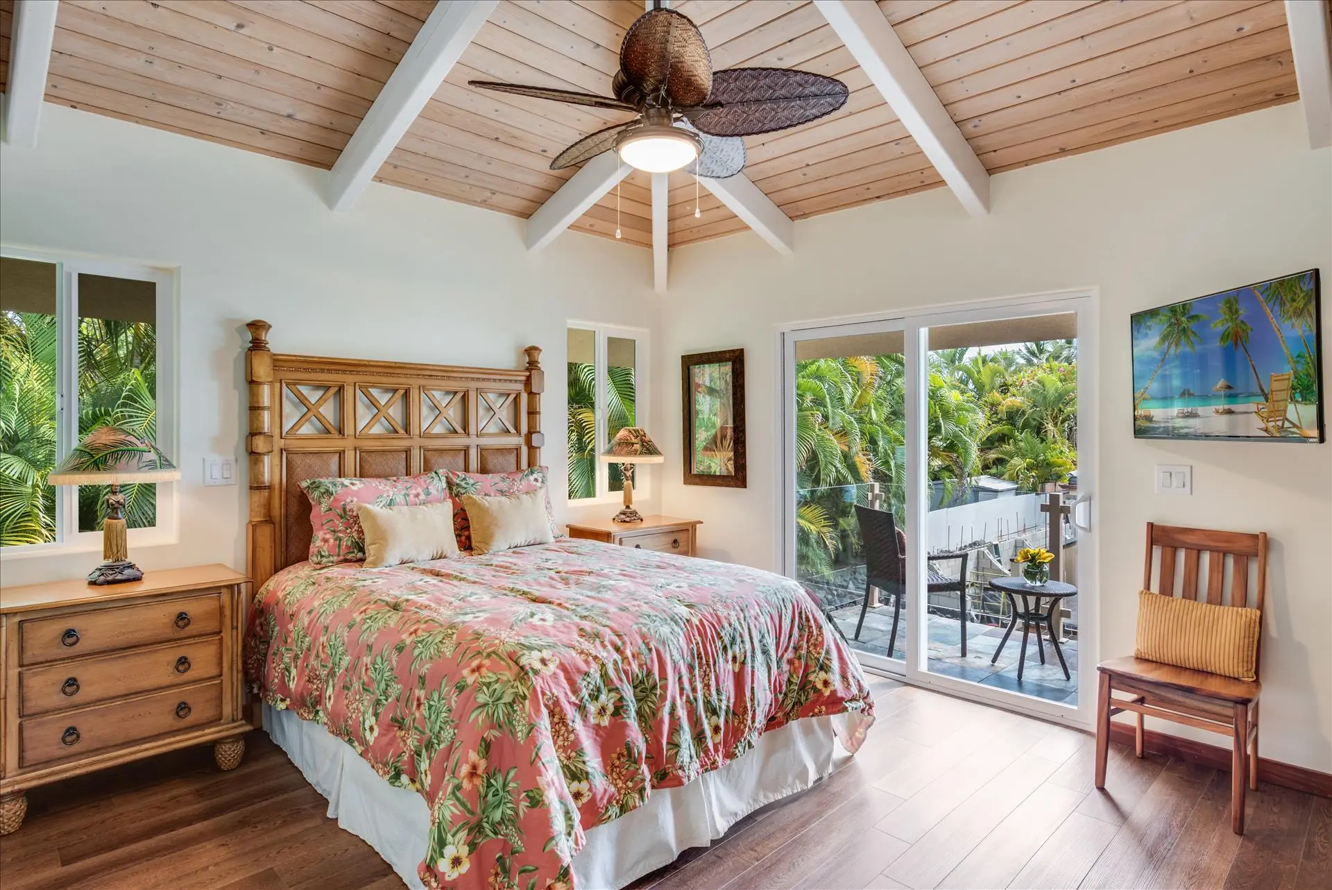 Master bedroom at Moana Mauka