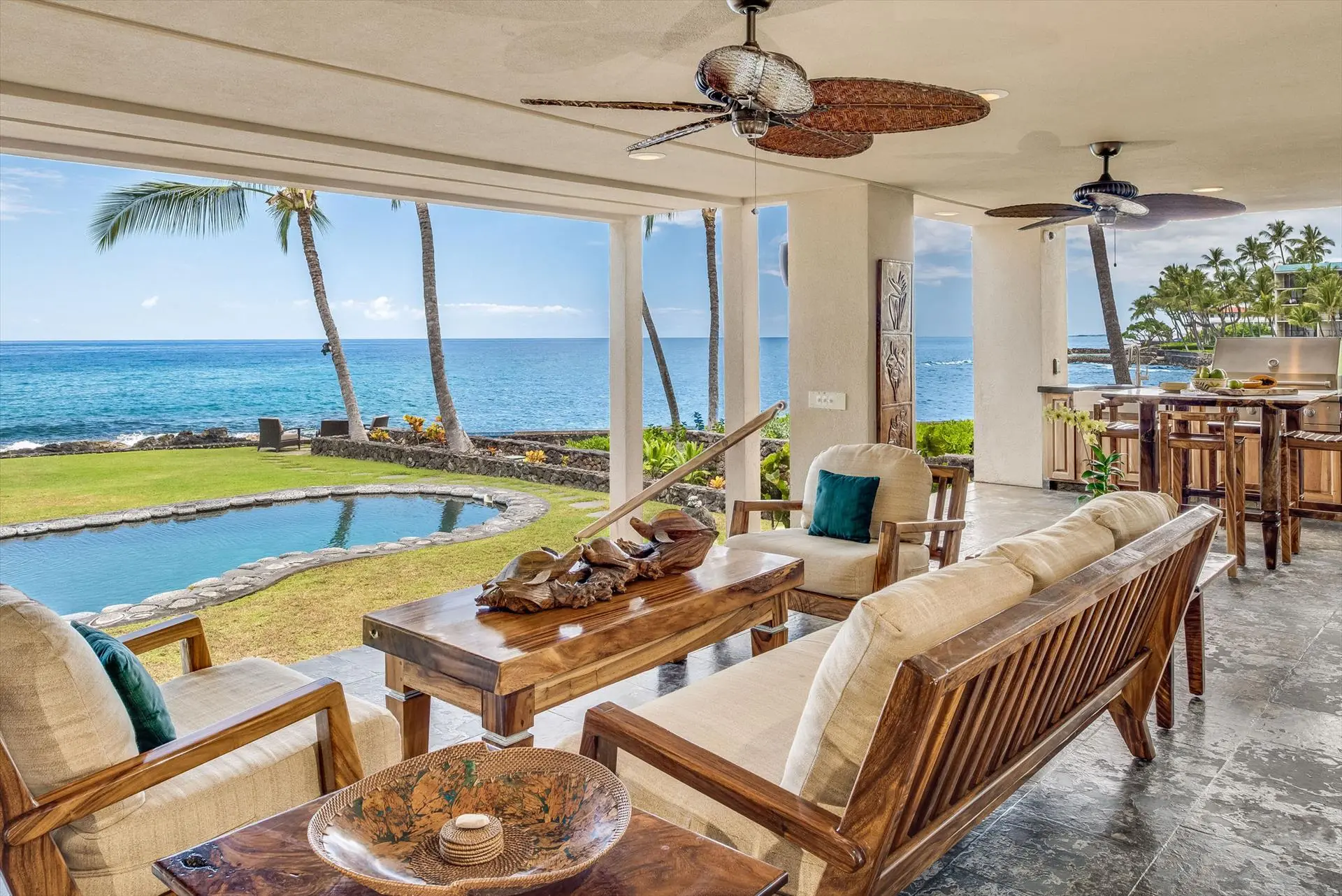 Oceanfront lanai at Moana Makai